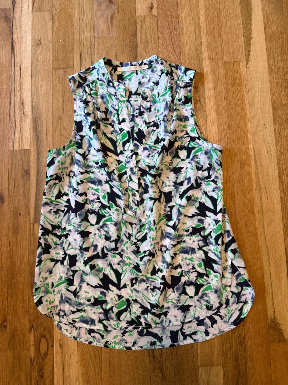 Fun 2 Fun sleeveless floral print blouse